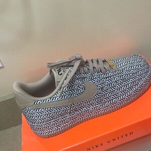 Nike Air Force One LX